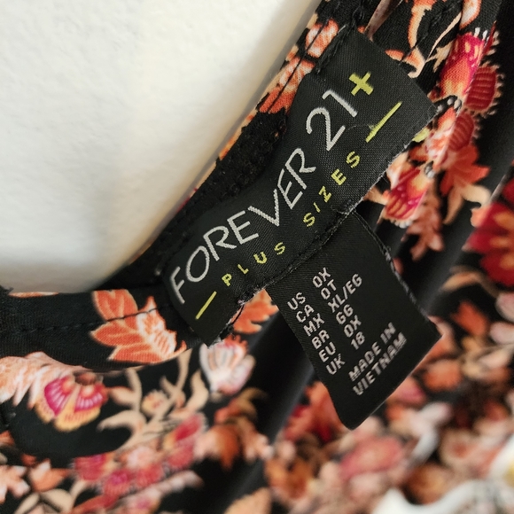 Forever 21 Plus Fall Florals Romper Long Sleeve Cross Back Forever 21 Plus 2X - Picture 6 of 6